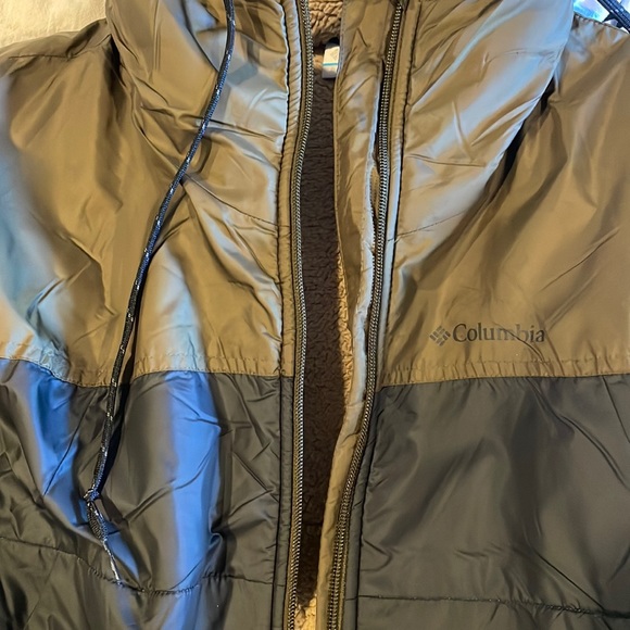 NWOT Columbia Jacket - Olive Green and Blueish Black - Picture 2 of 2